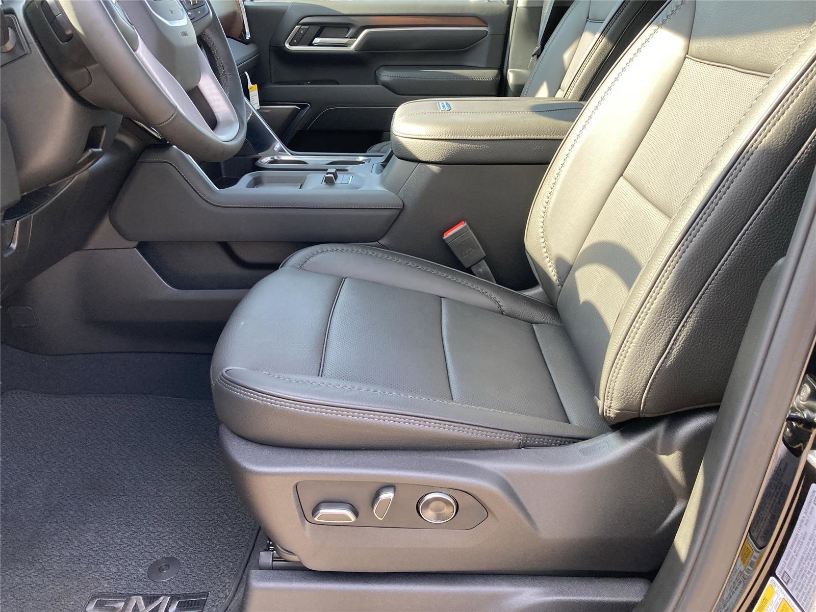 New 2026 GMC Sierra 2500 Denali w/ Denali Reserve Package image 26