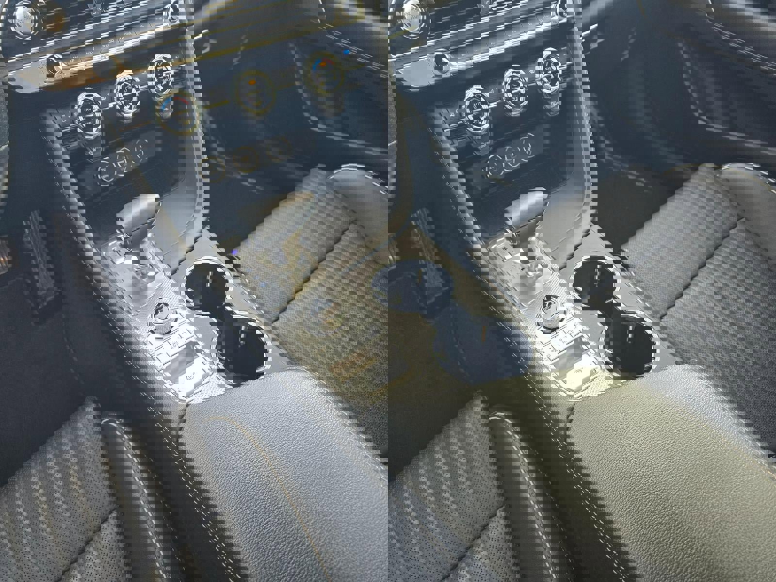 Used 2022 Genesis G70 2.0T w/ Prestige Package image 16