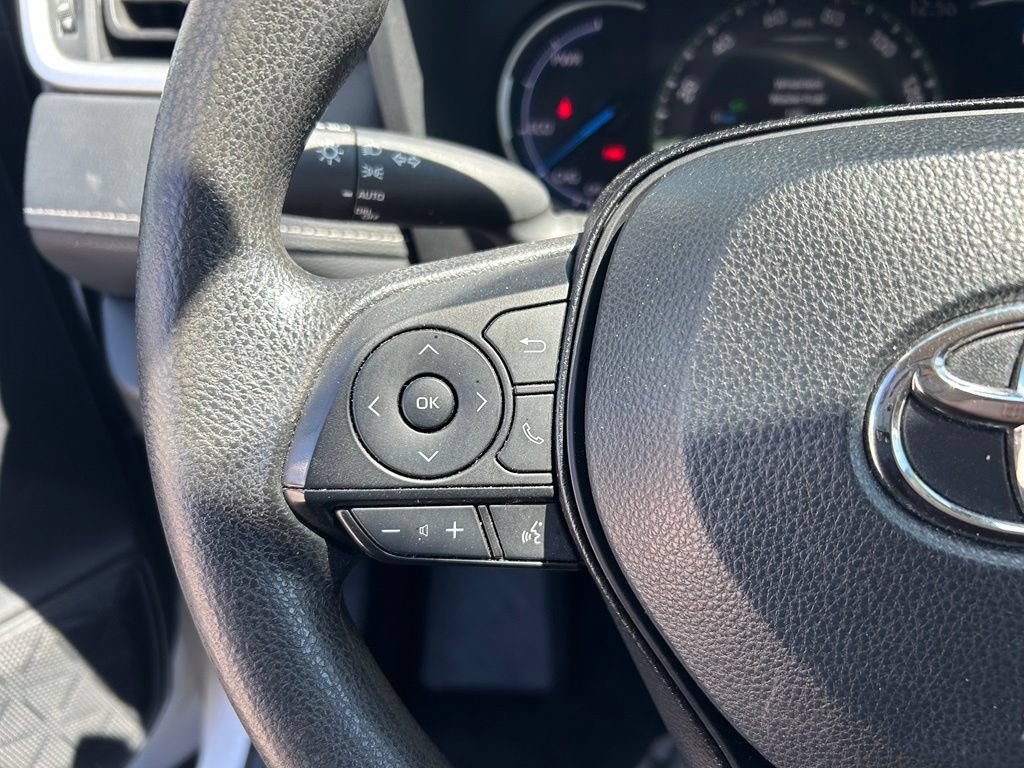 Used 2025 Toyota RAV4 XLE AWD/4WD image 20
