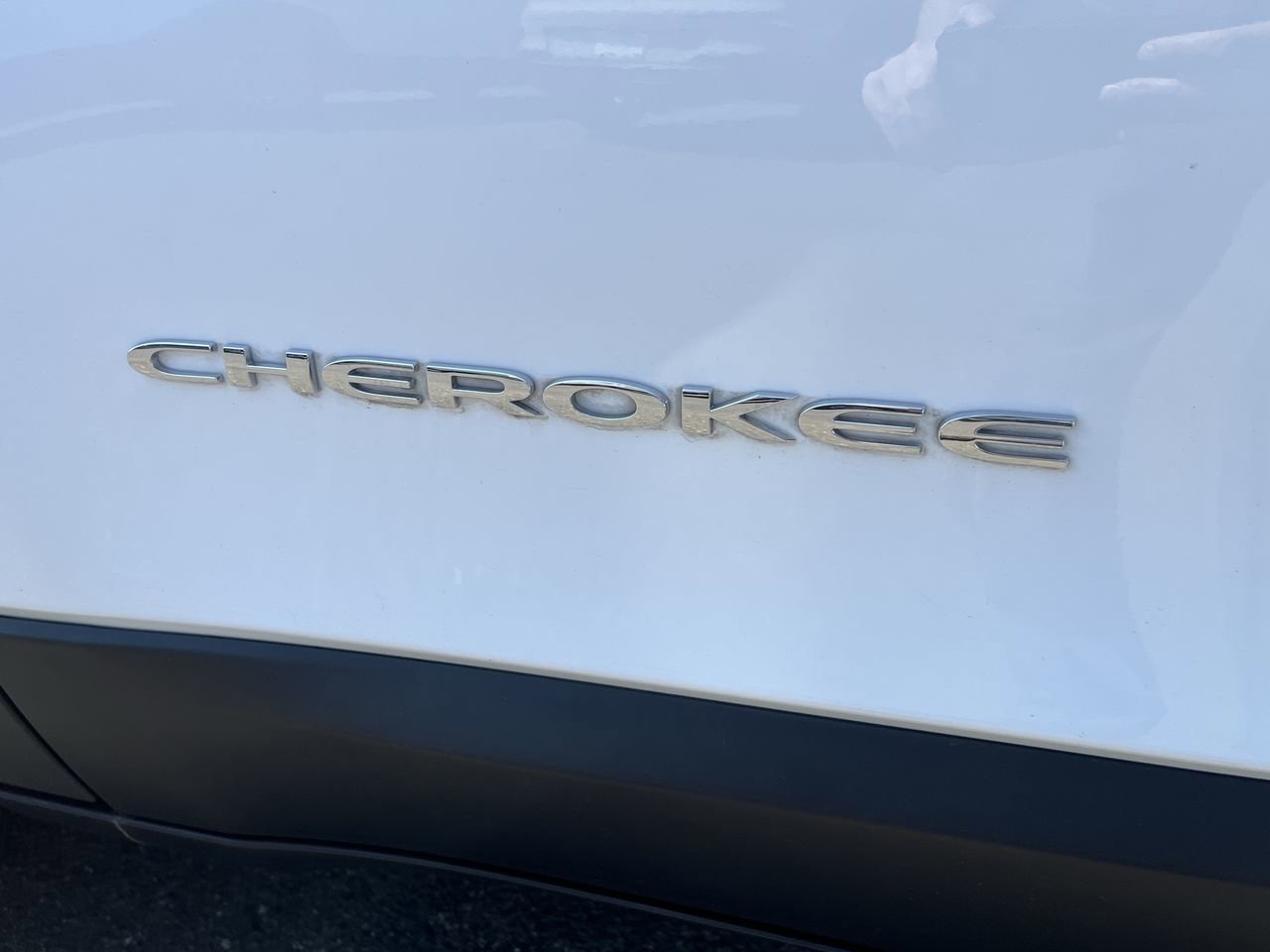Used 2021 Jeep Cherokee Latitude Lux w/ Sun & Sound Group image 30