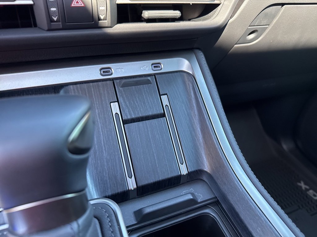 Used 2025 Lexus GX 550 image 33