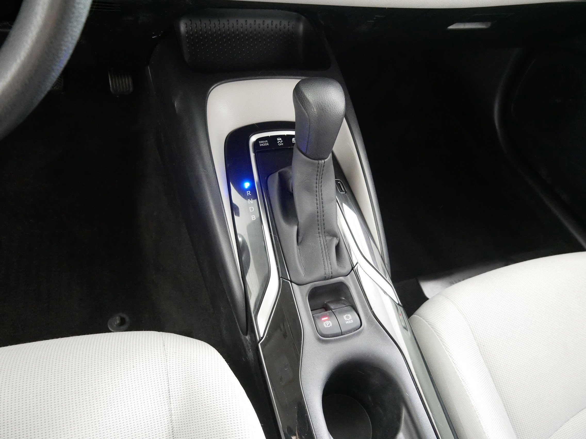 Used 2020 Toyota Corolla LE image 24