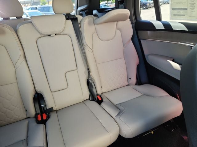 Certified 2026 Volvo XC90 B6 Core w/ Protection Package AWD/4WD image 15
