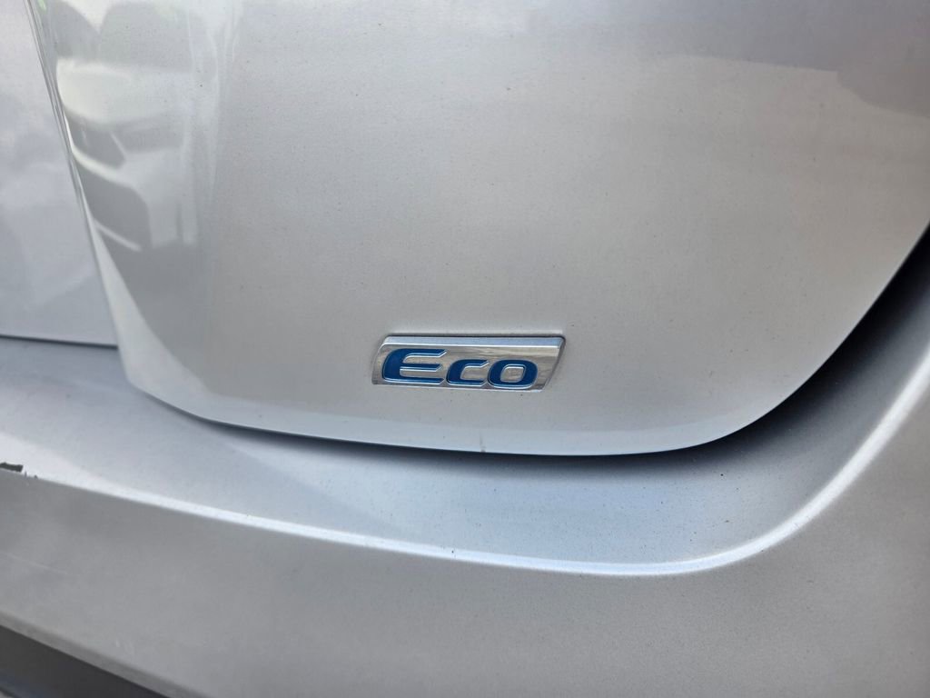 Used 2016 Toyota Prius Four image 14