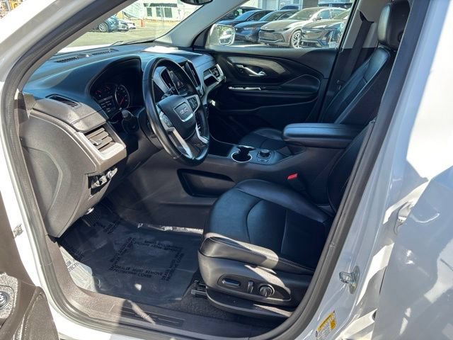 Used 2024 GMC Terrain SLT AWD/4WD image 11