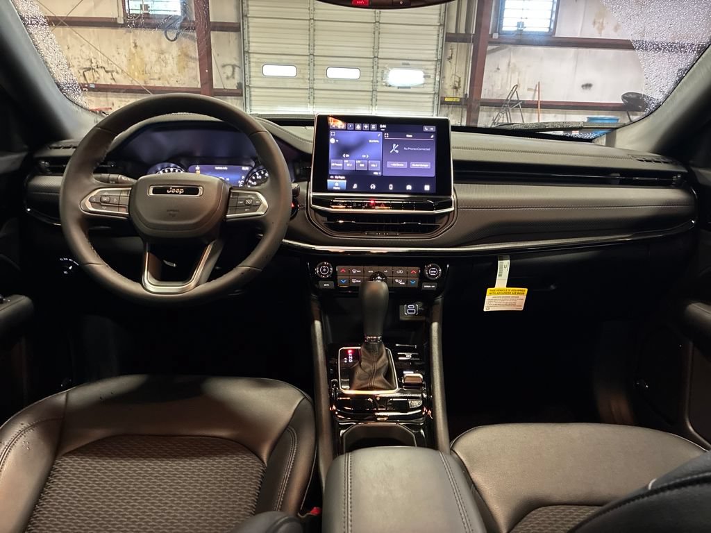 New 2025 Jeep Compass Latitude w/ Sun & Sound Group AWD/4WD image 13