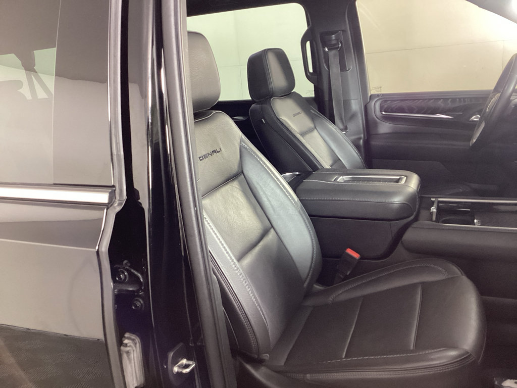 Used 2022 GMC Yukon XL Denali AWD/4WD image 8