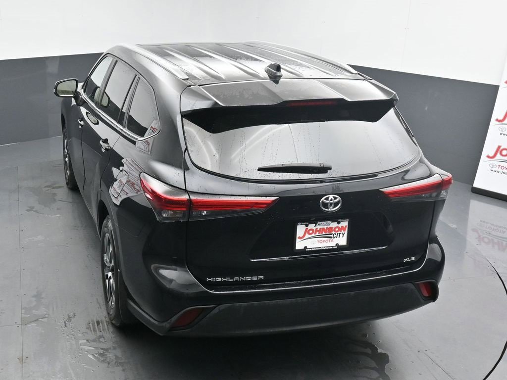 Used 2023 Toyota Highlander XLE image 37