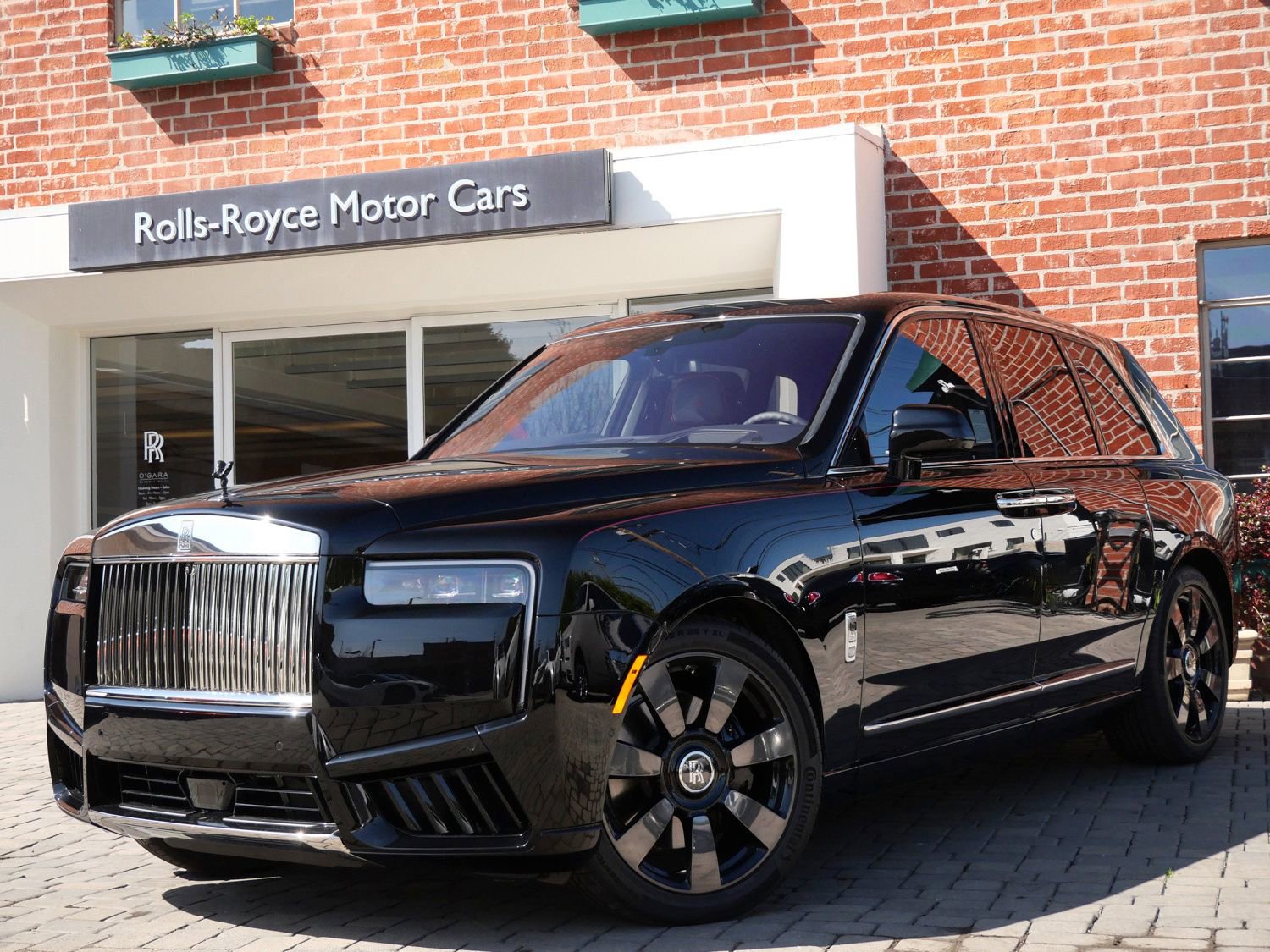 New 2025 Rolls-Royce Cullinan image 1