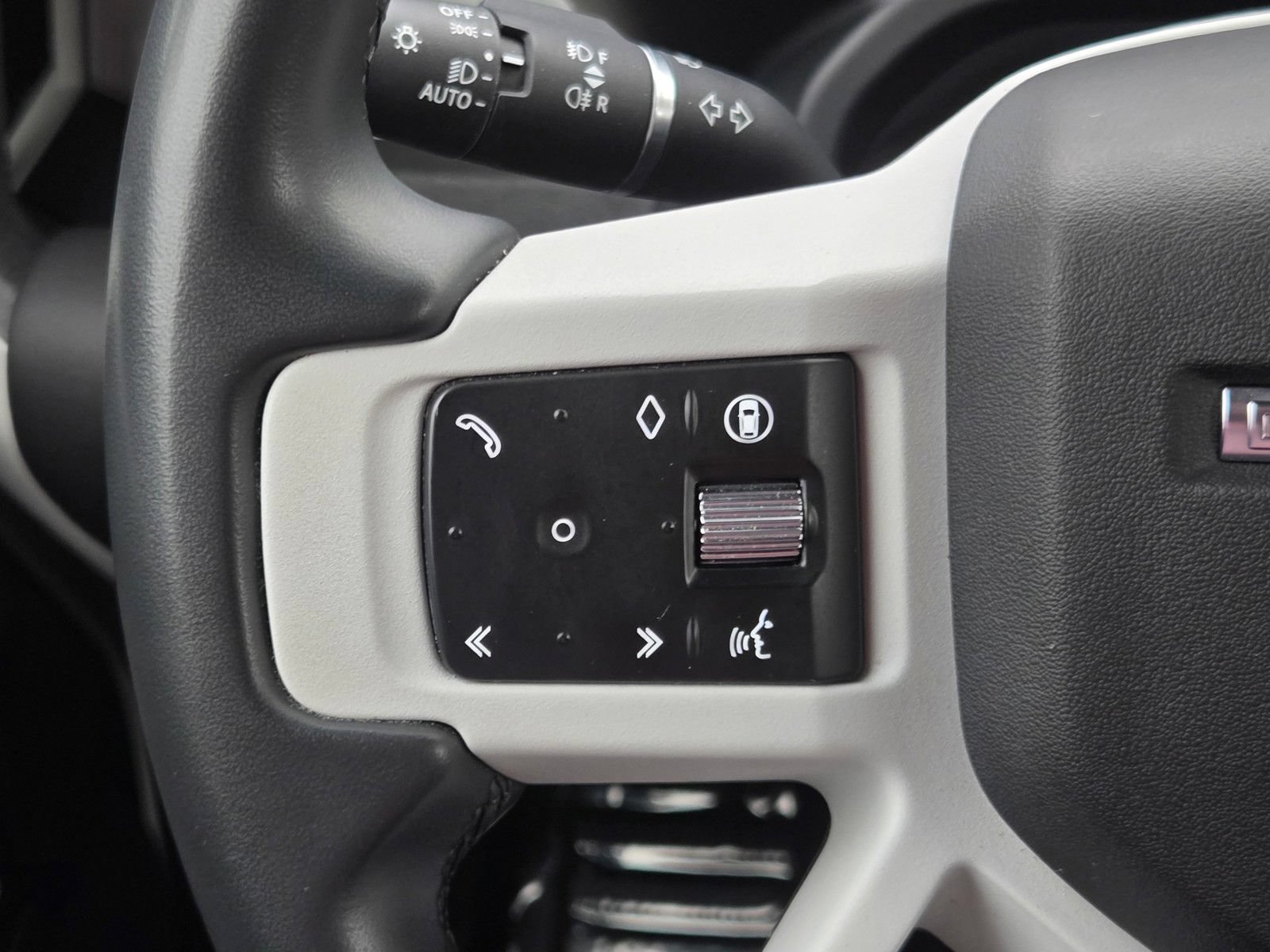 Used 2025 Land Rover Defender 110 S AWD/4WD image 23