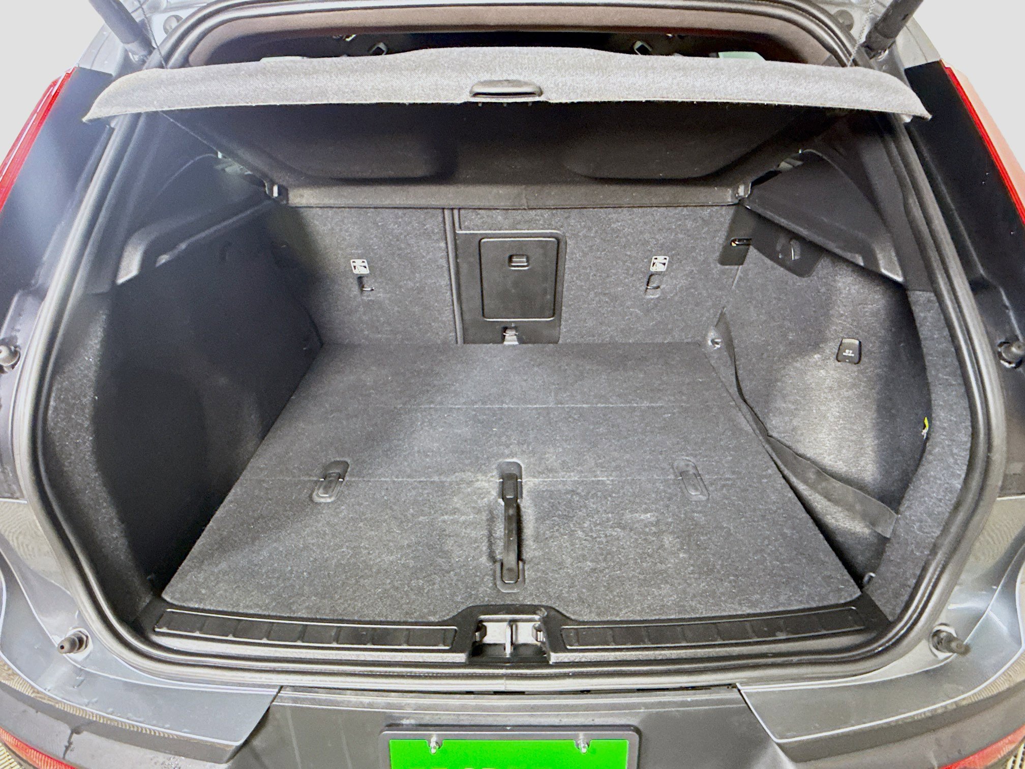 Used 2019 Volvo XC40 T4 Momentum image 35