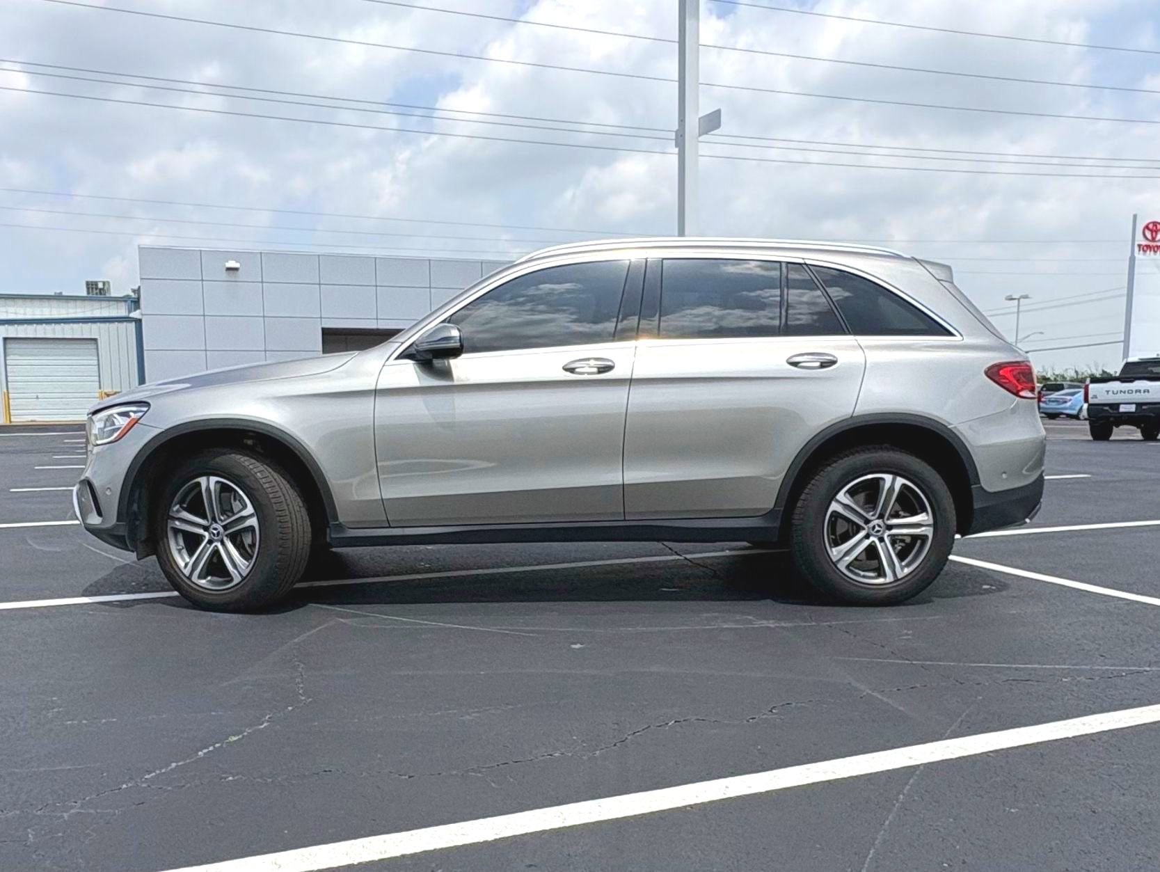 Used 2021 Mercedes-Benz GLC 300 4MATIC w/ Premium Package image 2