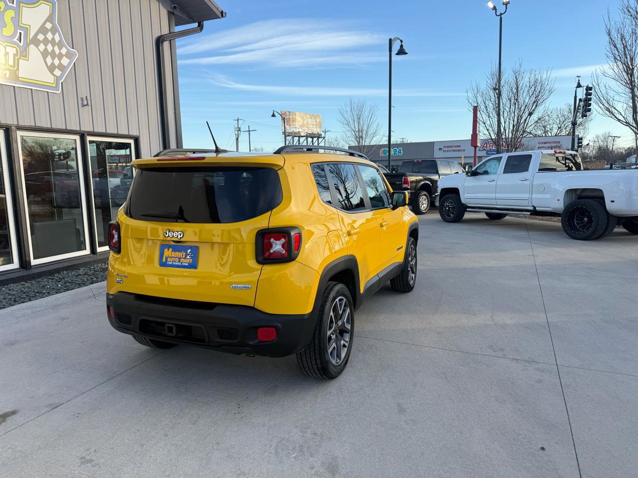 Used 2017 Jeep Renegade Latitude image 6