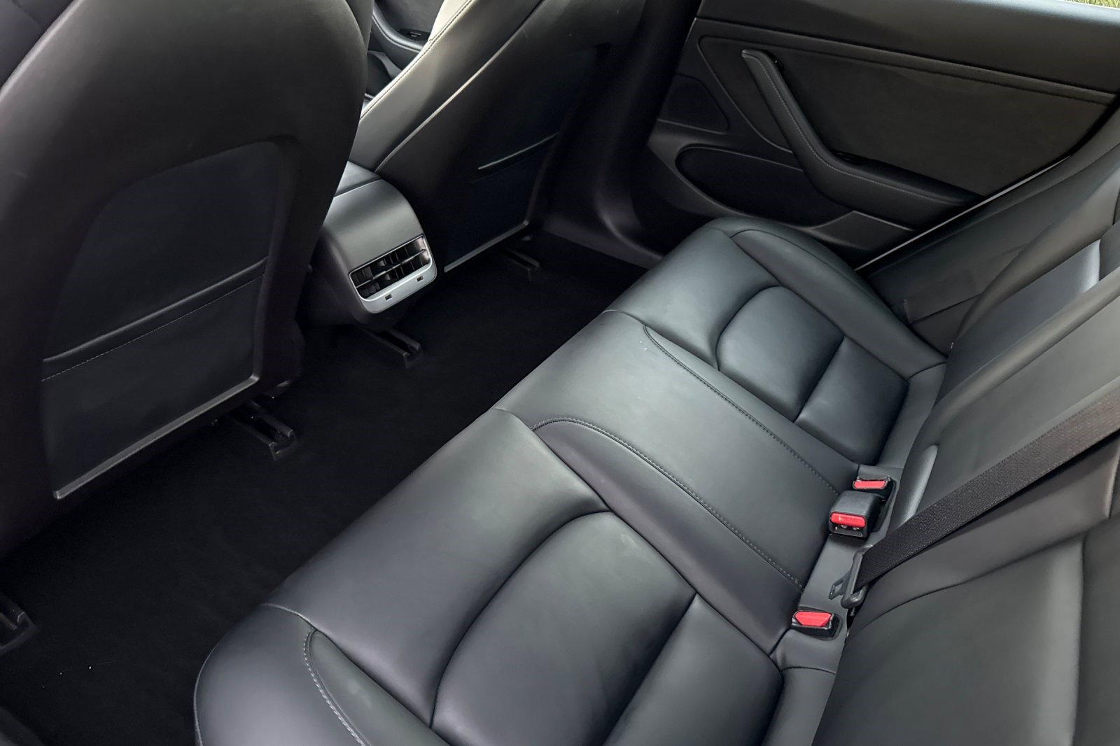 Used 2020 Tesla Model 3 Standard Range image 15