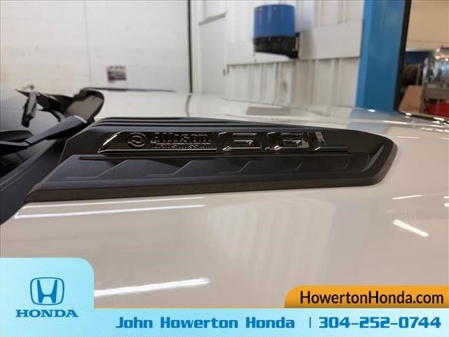 Used 2025 Chevrolet Silverado 3500 LT w/ All Star Edition image 9