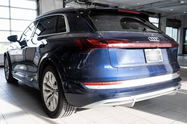 Used 2022 Audi e-tron S Prestige AWD/4WD image 4