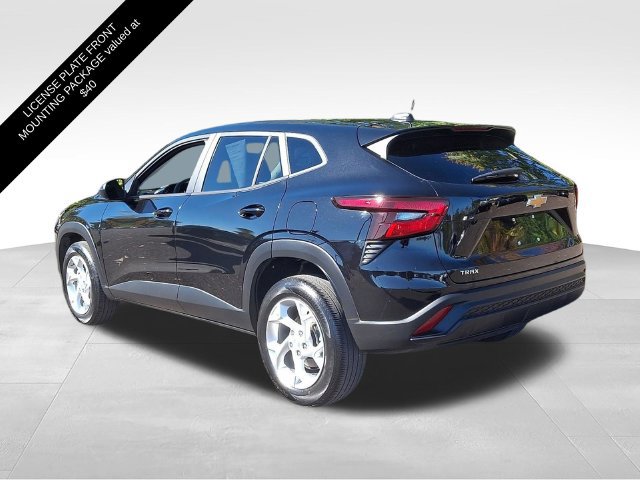 Used 2024 Chevrolet Trax LS w/ LS Convenience Package FWD image 7