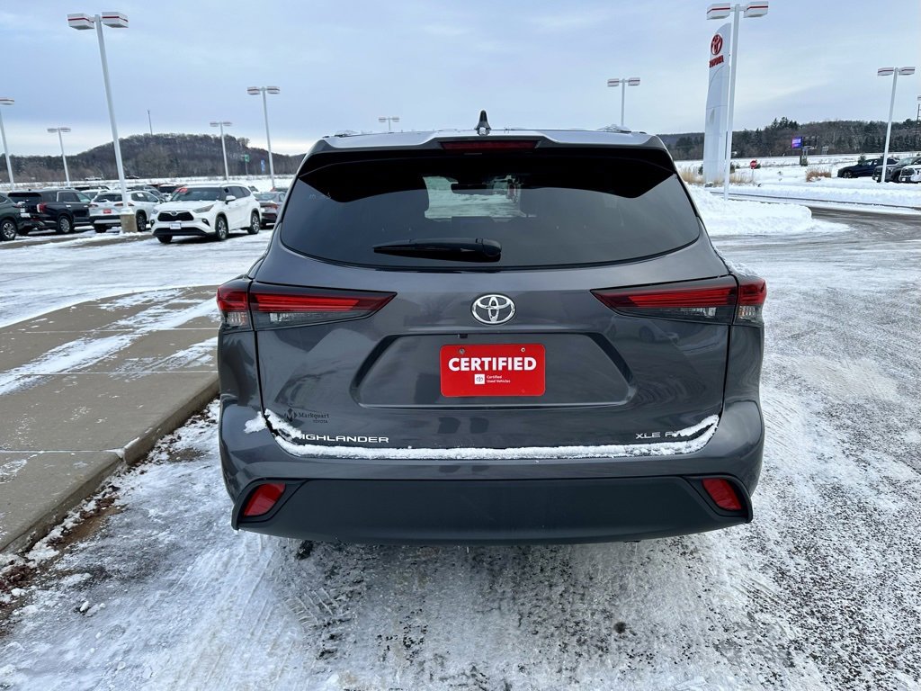 Certified 2024 Toyota Highlander XLE image 4