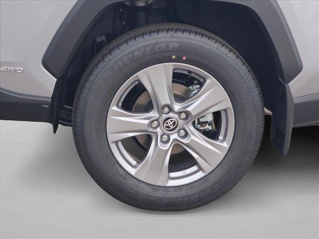 Used 2025 Toyota RAV4 LE AWD/4WD image 9