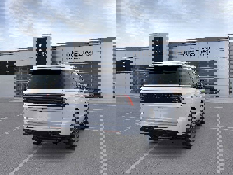 New 2025 Lincoln Navigator Reserve image 8