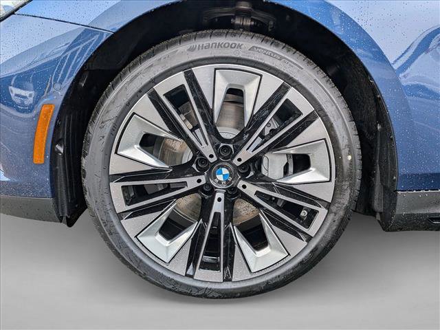New 2026 BMW i5 eDrive40 w/ Premium Package AWD/4WD image 9