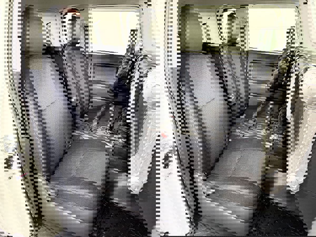 Used 2013 Toyota FJ Cruiser 4WD image 38