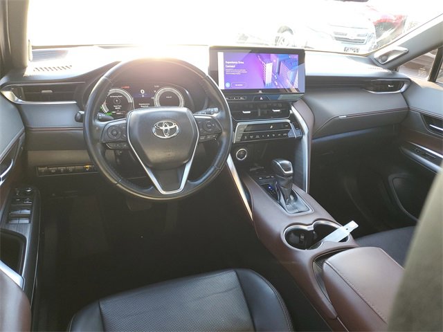 Used 2024 Toyota Venza Limited image 11