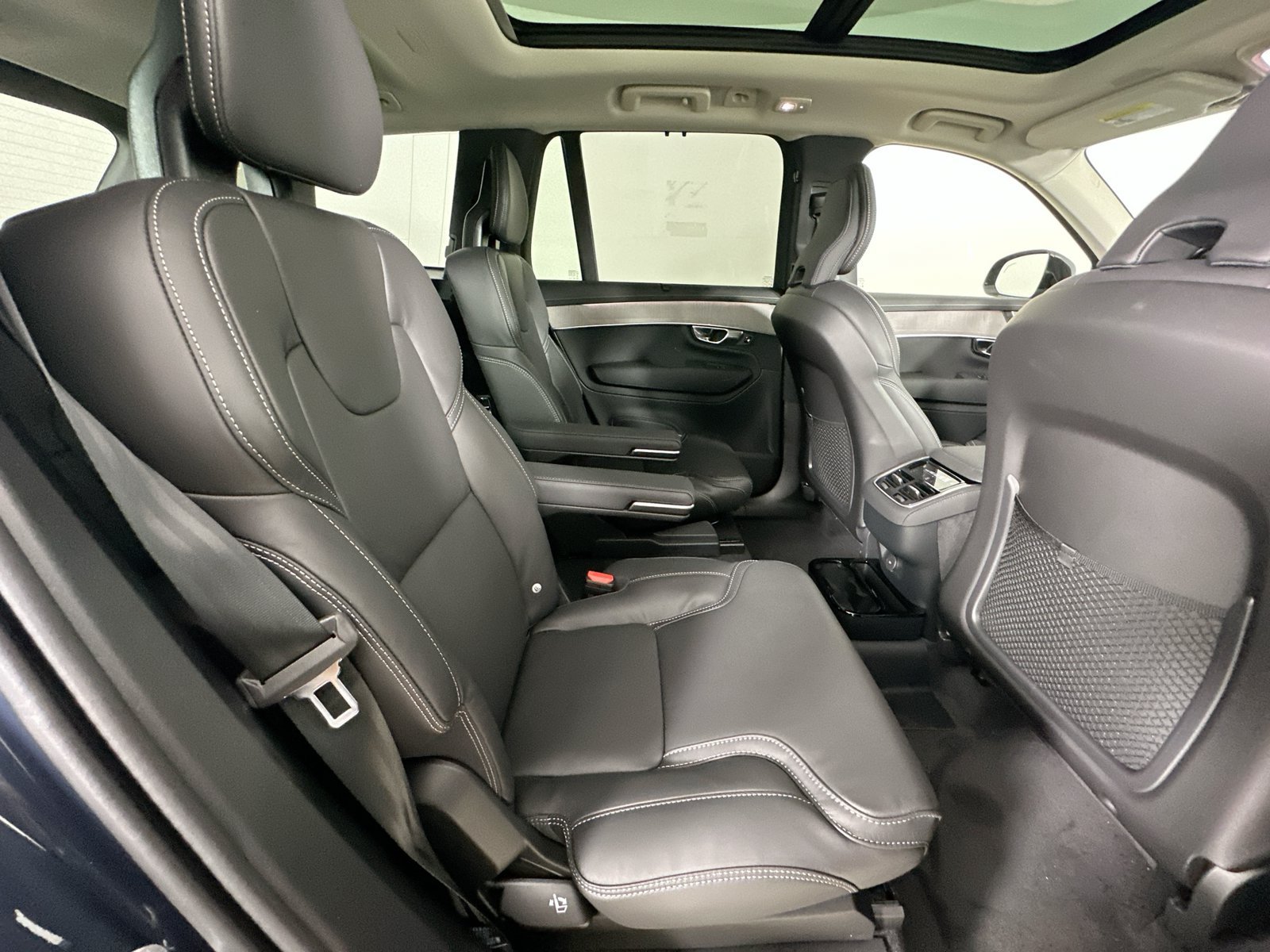 New 2027 Volvo XC90 B6 Ultra AWD/4WD image 42