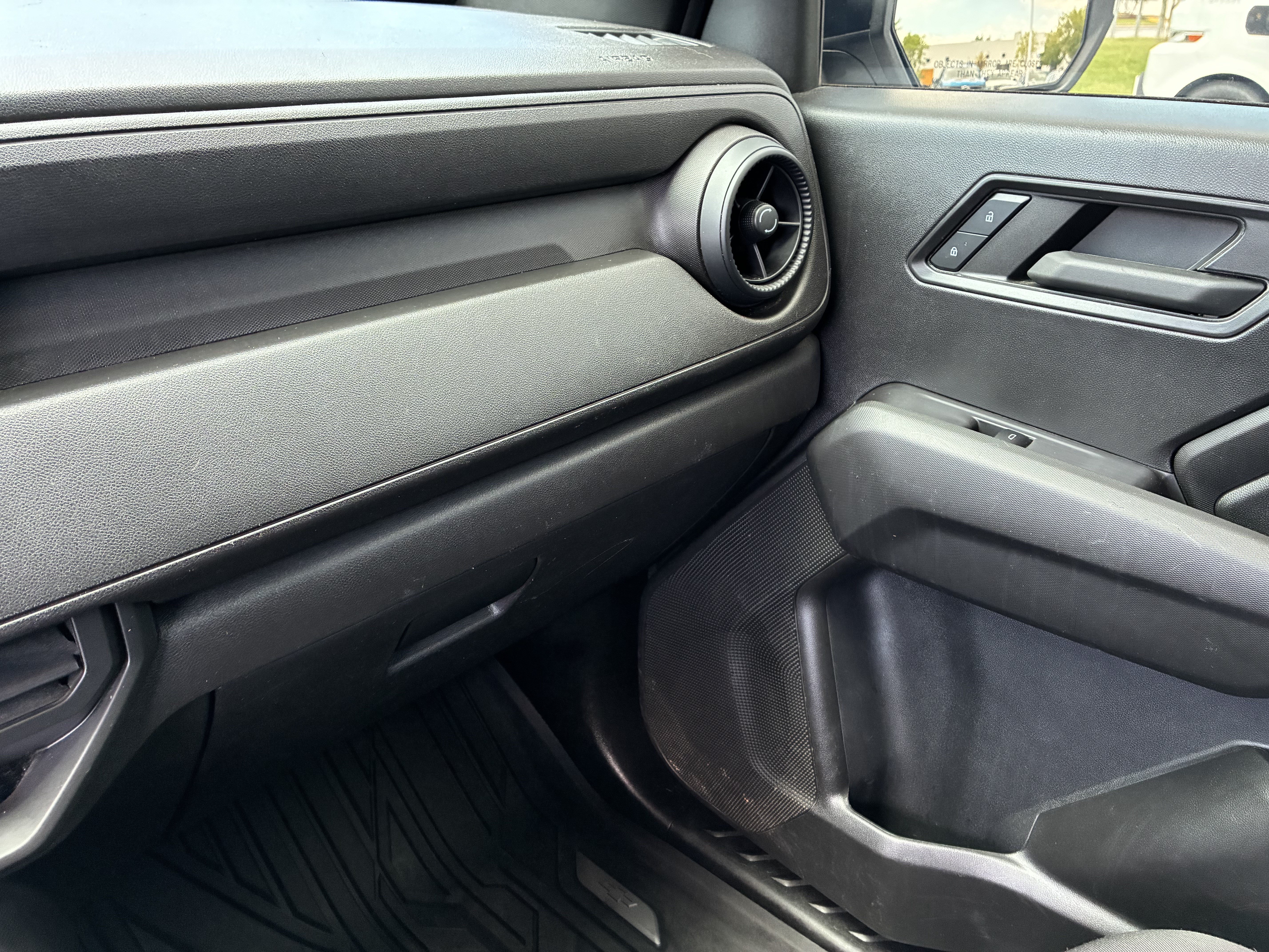 Used 2023 Chevrolet Colorado Trail Boss w/ Technology Package AWD/4WD image 35