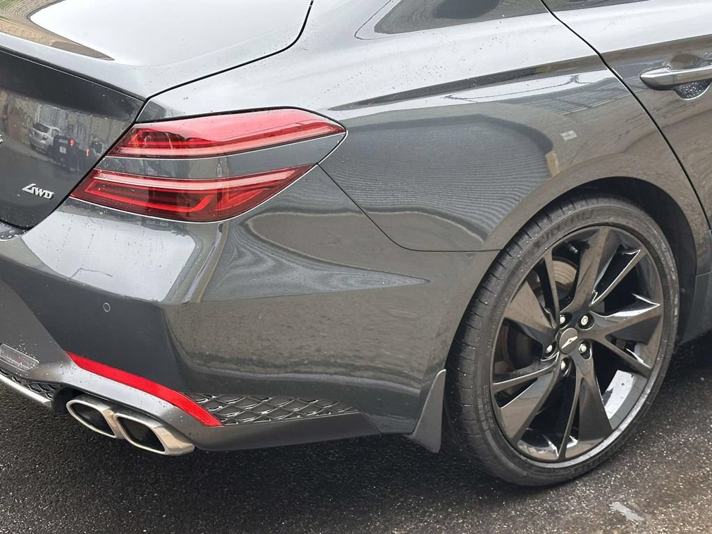 Used 2023 Genesis G70 2.0T w/ Sport Prestige Package AWD/4WD image 11