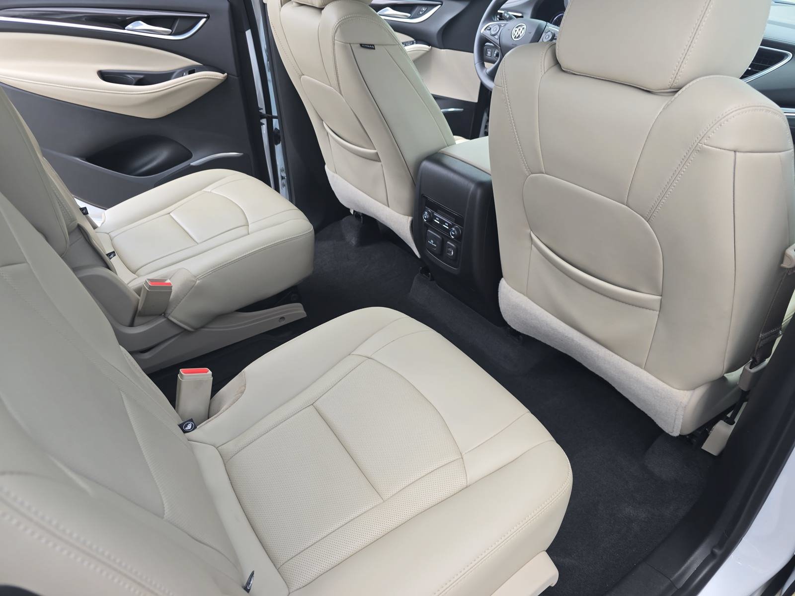 Used 2019 Buick Enclave Essence FWD image 12