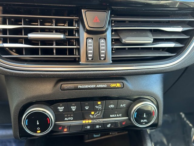 Used 2022 Ford Escape Titanium w/ Class II Trailer Tow Package image 18