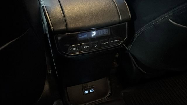 Used 2023 Toyota Highlander XLE w/ Protection Package #3 (TMS) image 7