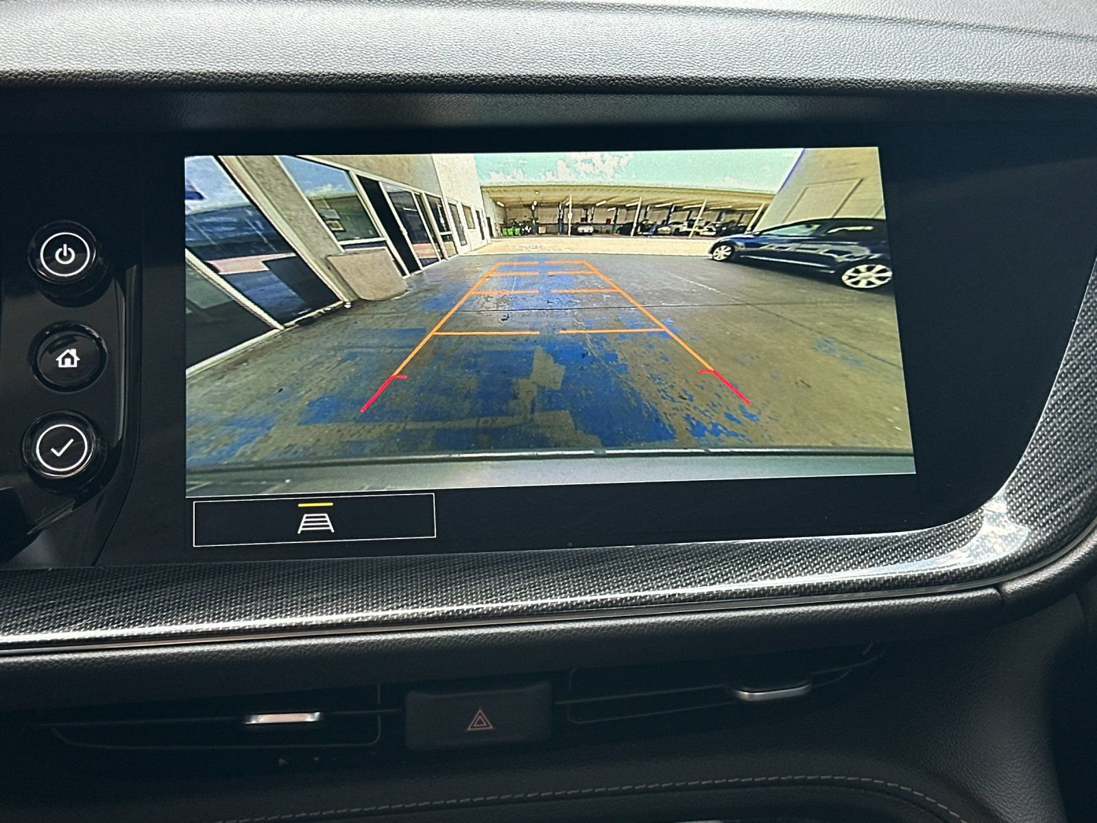 Used 2023 Buick Envision Essence FWD image 17
