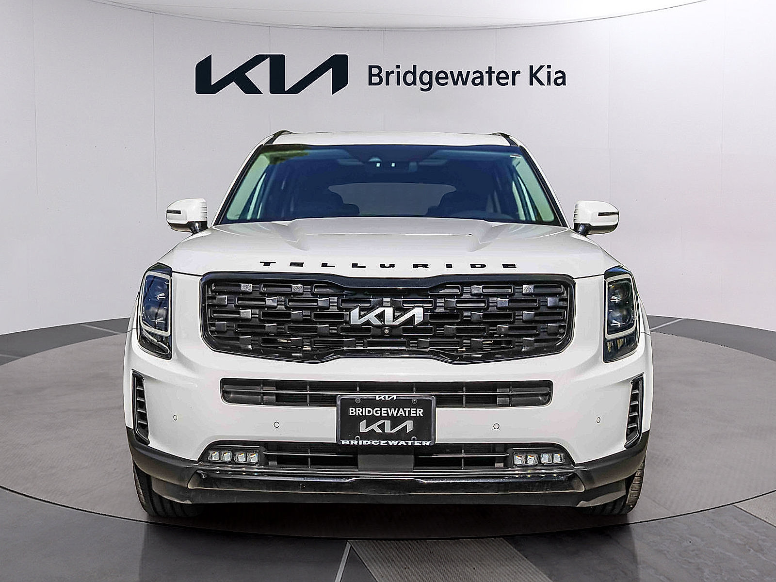 Certified 2022 Kia Telluride SX w/ Nightfall Edition Package AWD/4WD image 2