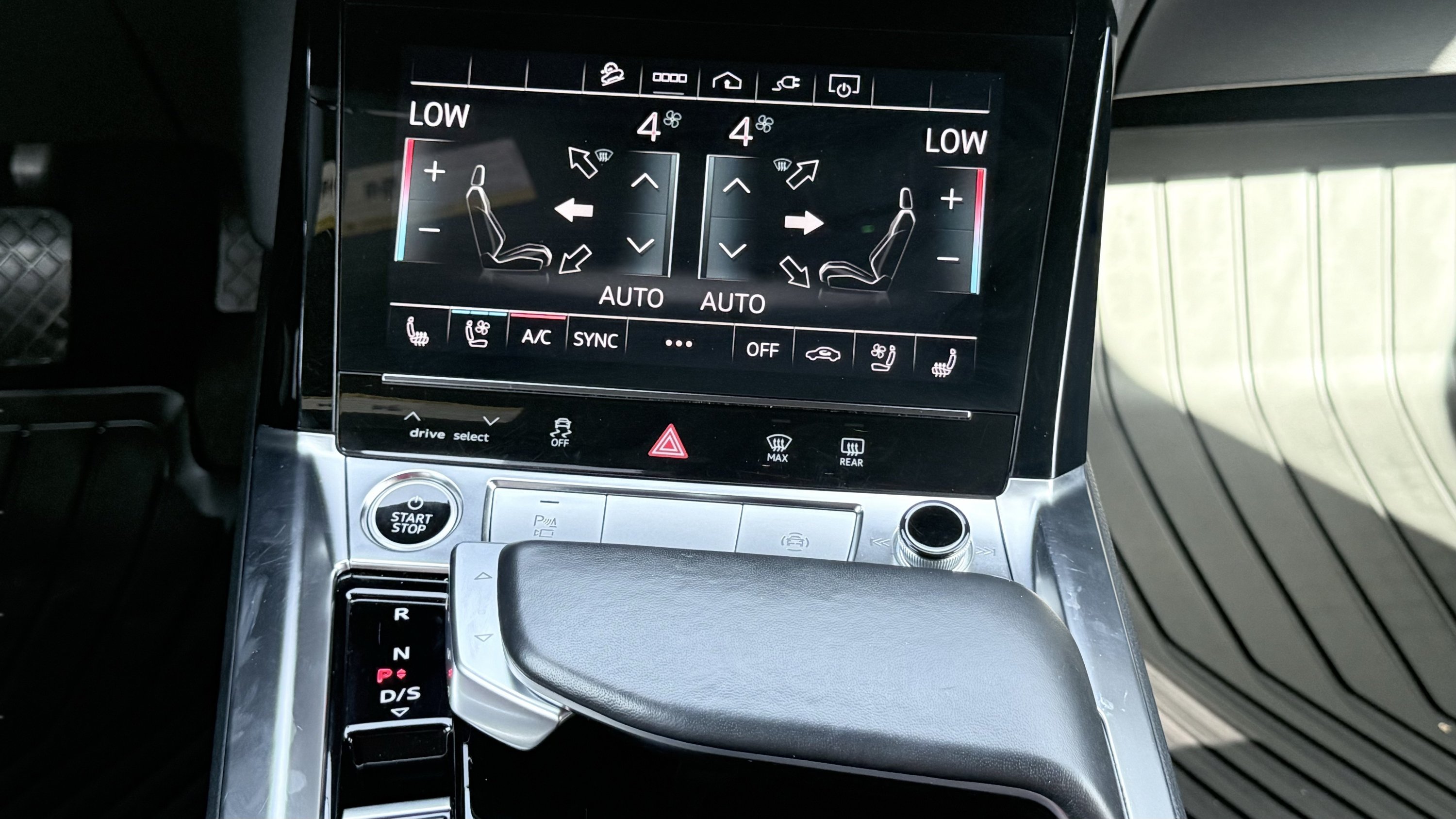 Used 2024 Audi Q8 e-tron Premium Plus w/ Premium Plus Package AWD/4WD image 66