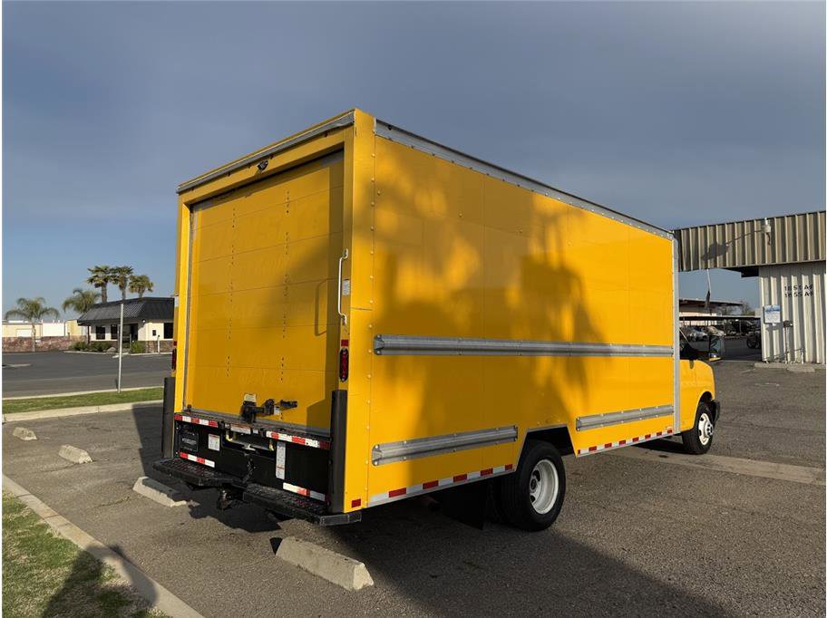 Used 2020 GMC Savana 3500 Extended w/ Driver Convenience Package image 5