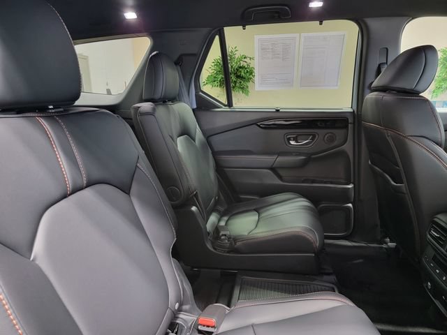 Certified 2025 Honda Pilot TrailSport image 15