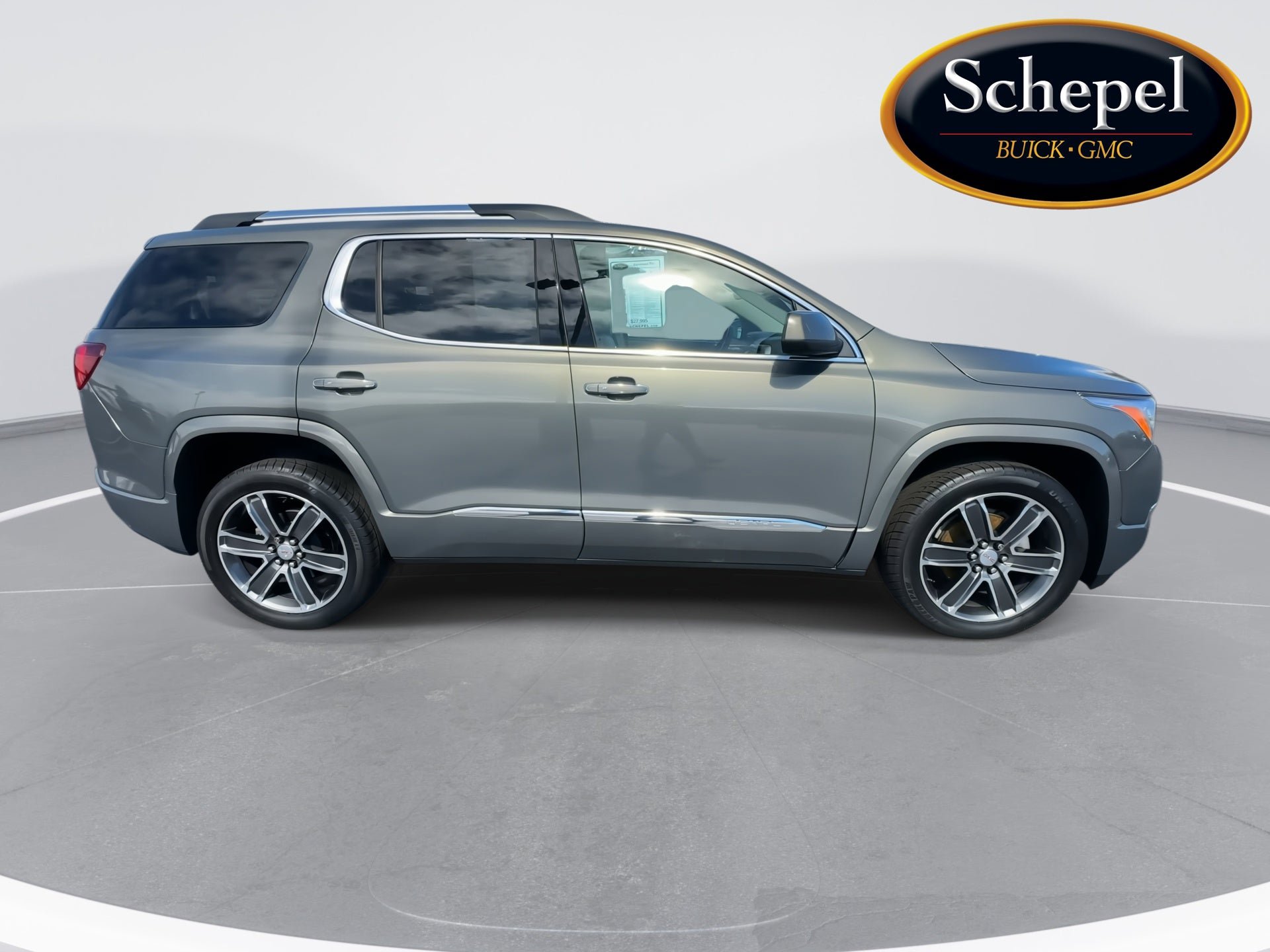 Used 2018 GMC Acadia Denali w/ Technology Package AWD/4WD image 9
