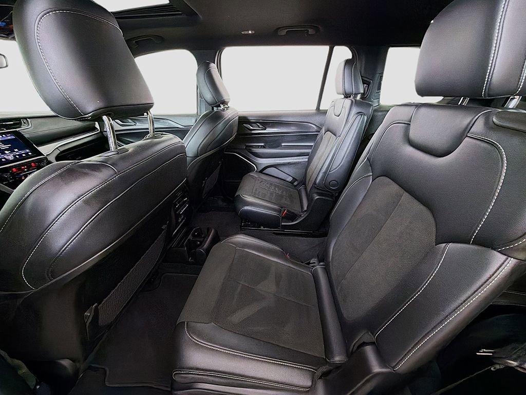 Used 2022 Jeep Grand Cherokee L Laredo image 25