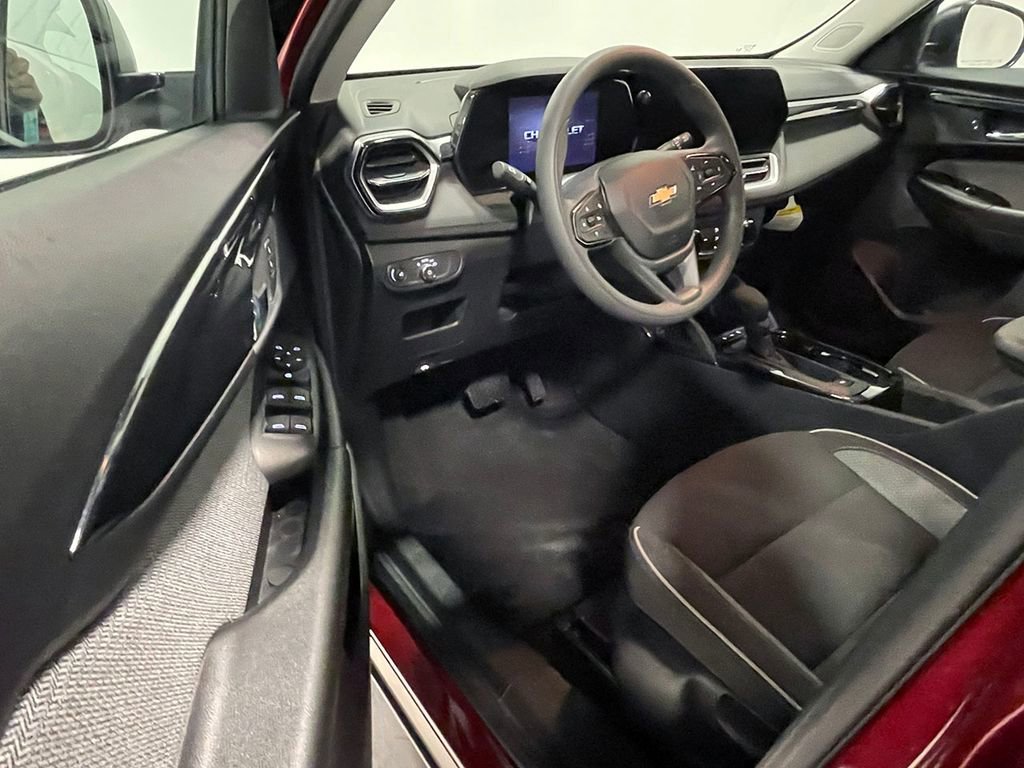 Used 2024 Chevrolet TrailBlazer LS image 17