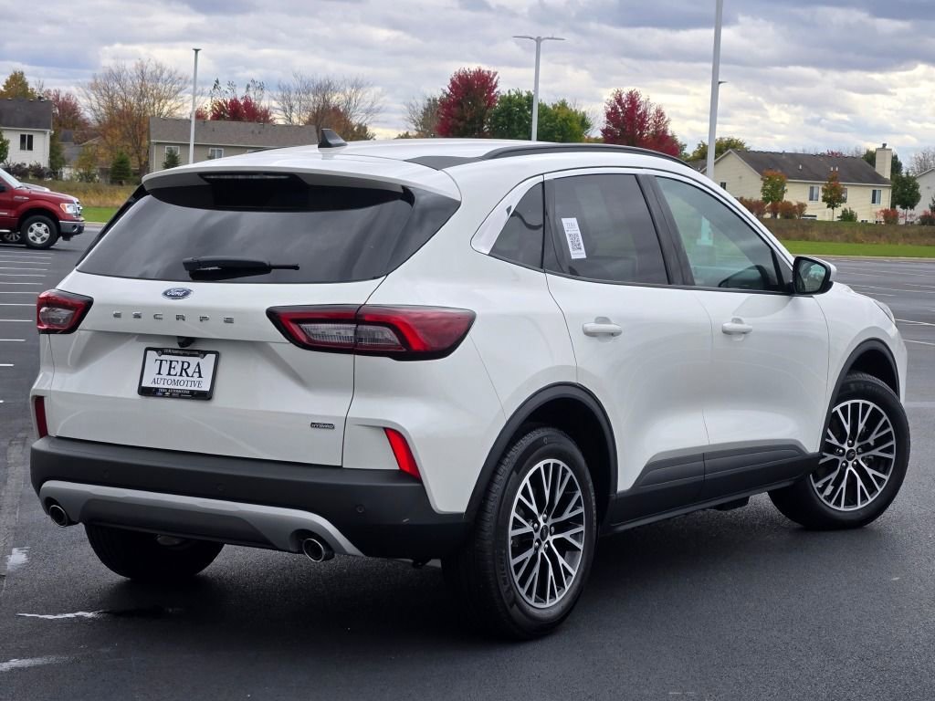 Used 2024 Ford Escape SE image 11