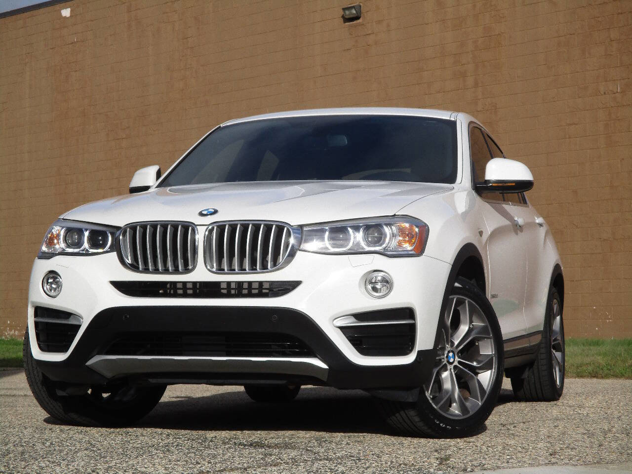 Used 2018 BMW X4 xDrive28i image 1