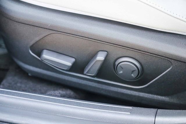 New 2026 Hyundai Elantra Limited FWD image 25