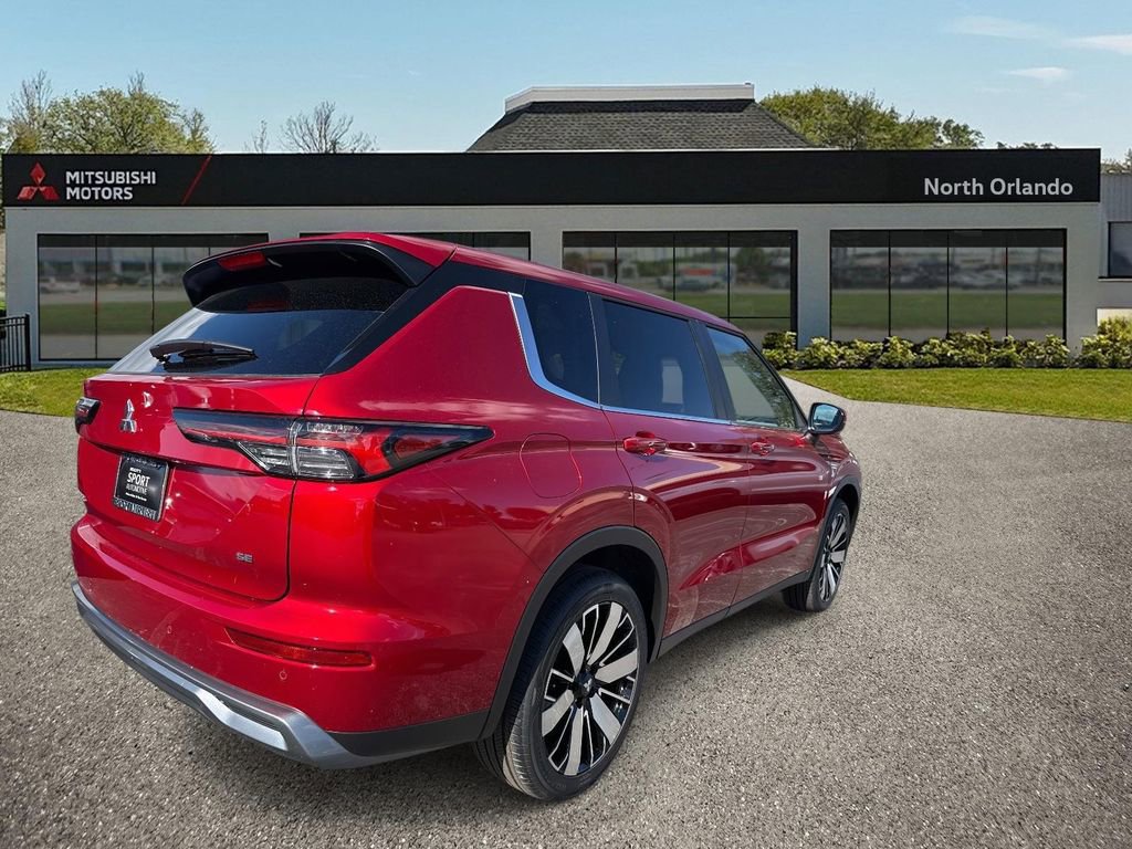 New 2025 Mitsubishi Outlander SE image 3