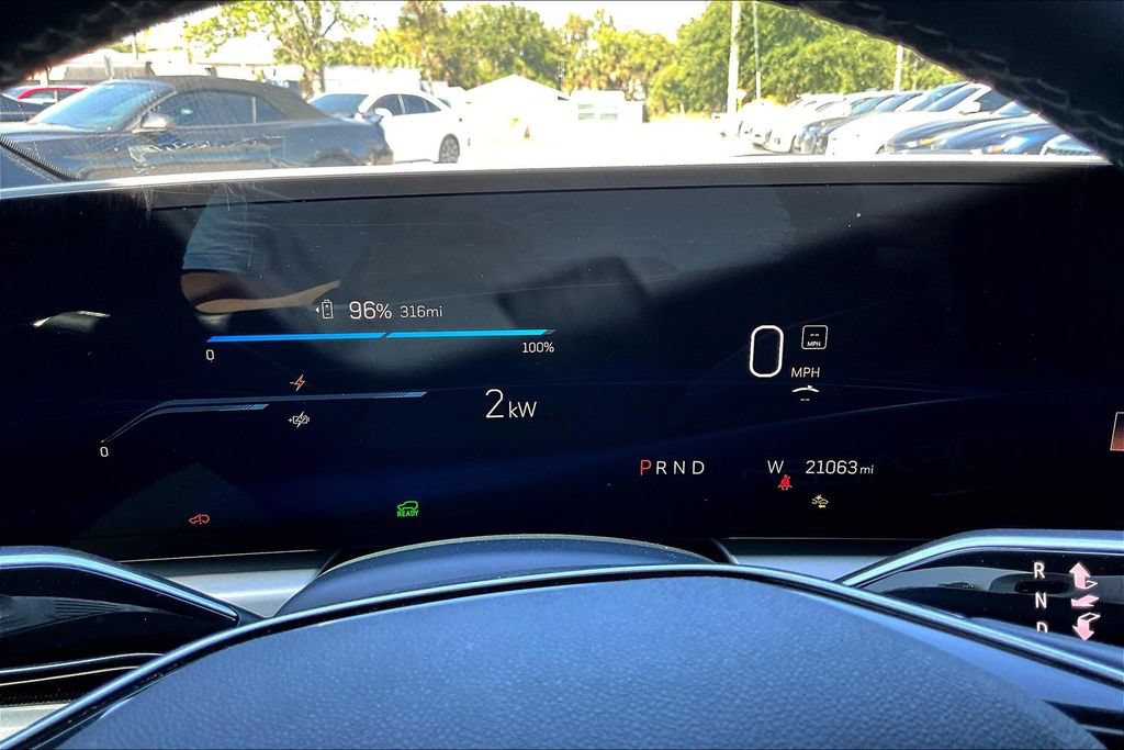 Used 2024 Cadillac Lyriq Luxury RWD image 13