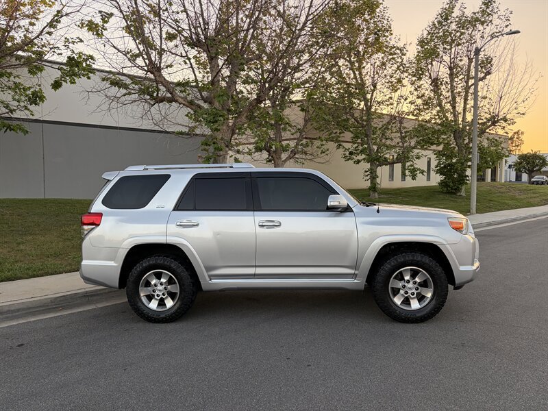 Used 2012 Toyota 4Runner SR5 w/ Convenience Pkg AWD/4WD image 2
