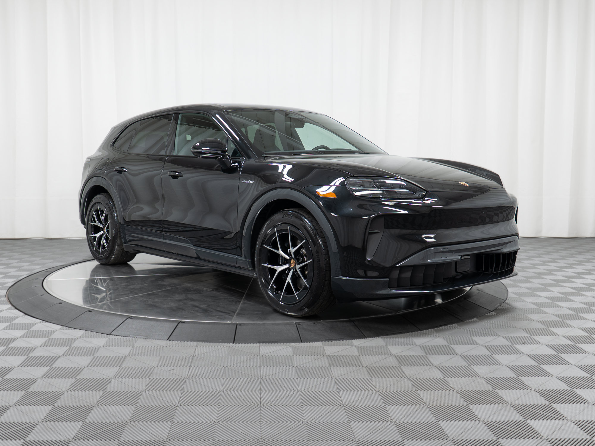 New 2026 Porsche Cayenne Electric AWD/4WD image 9