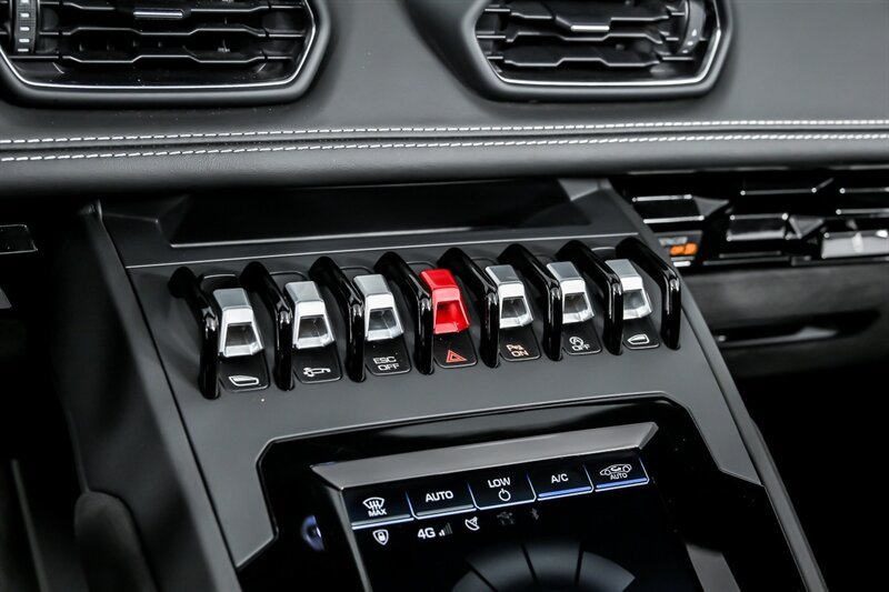 Used 2022 Lamborghini Huracan EVO RWD image 26
