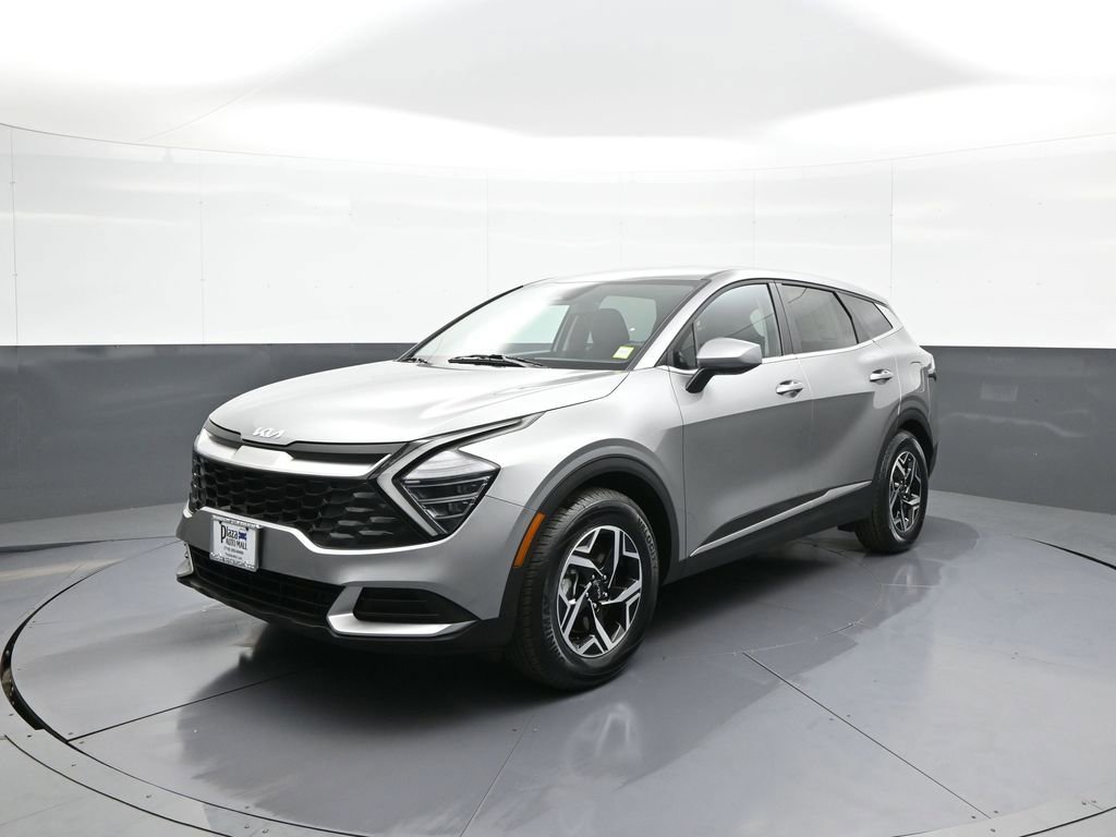 Certified 2025 Kia Sportage LX FWD image 1